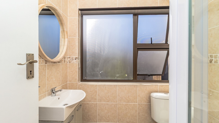 To Let 3 Bedroom Property for Rent in Waves Edge Western Cape